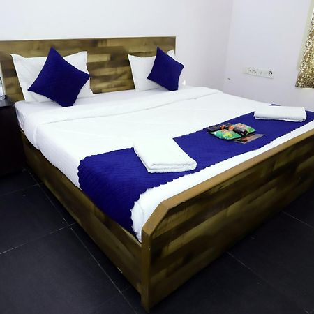 Hotel Warm Welcome - Noida Sector 51 Dış mekan fotoğraf