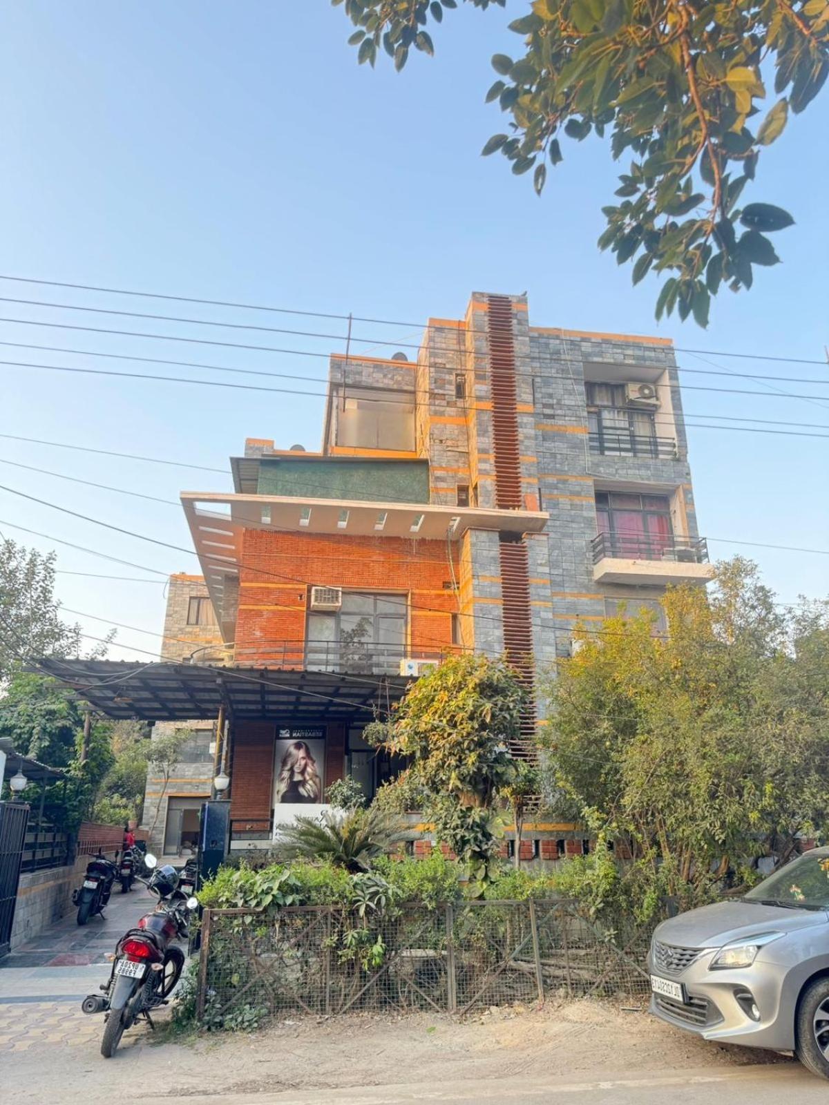 Hotel Warm Welcome - Noida Sector 51 Dış mekan fotoğraf