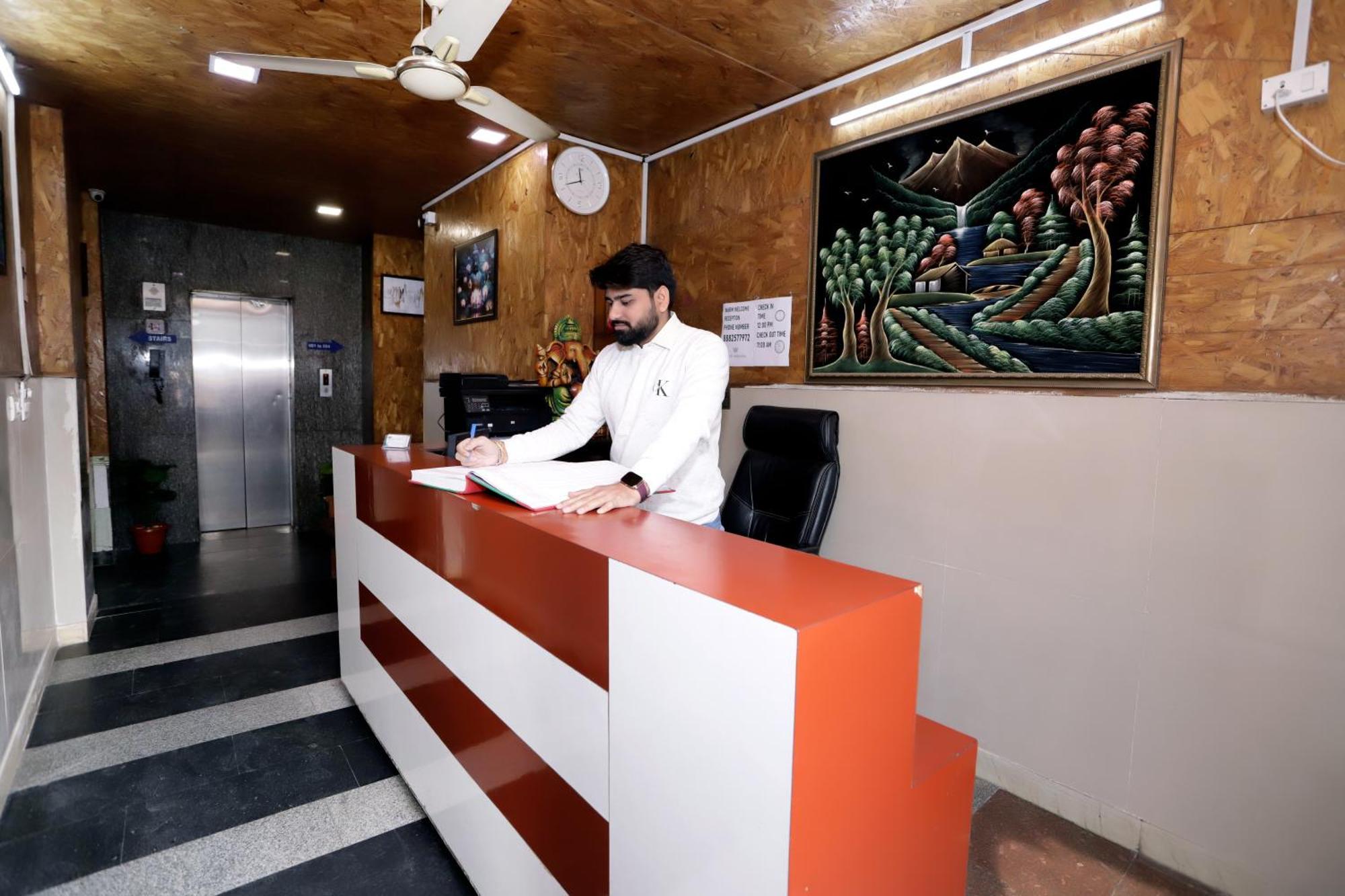 Hotel Warm Welcome - Noida Sector 51 Dış mekan fotoğraf