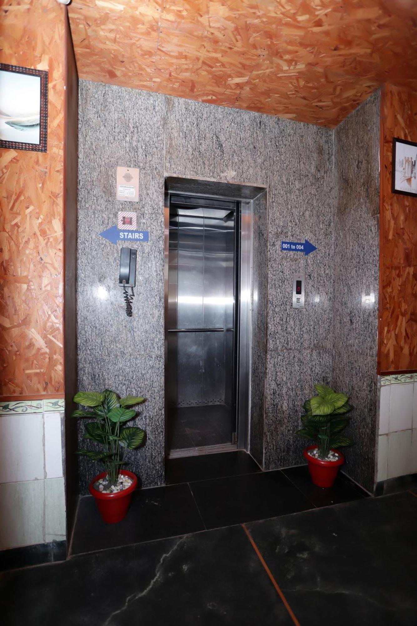 Hotel Warm Welcome - Noida Sector 51 Dış mekan fotoğraf