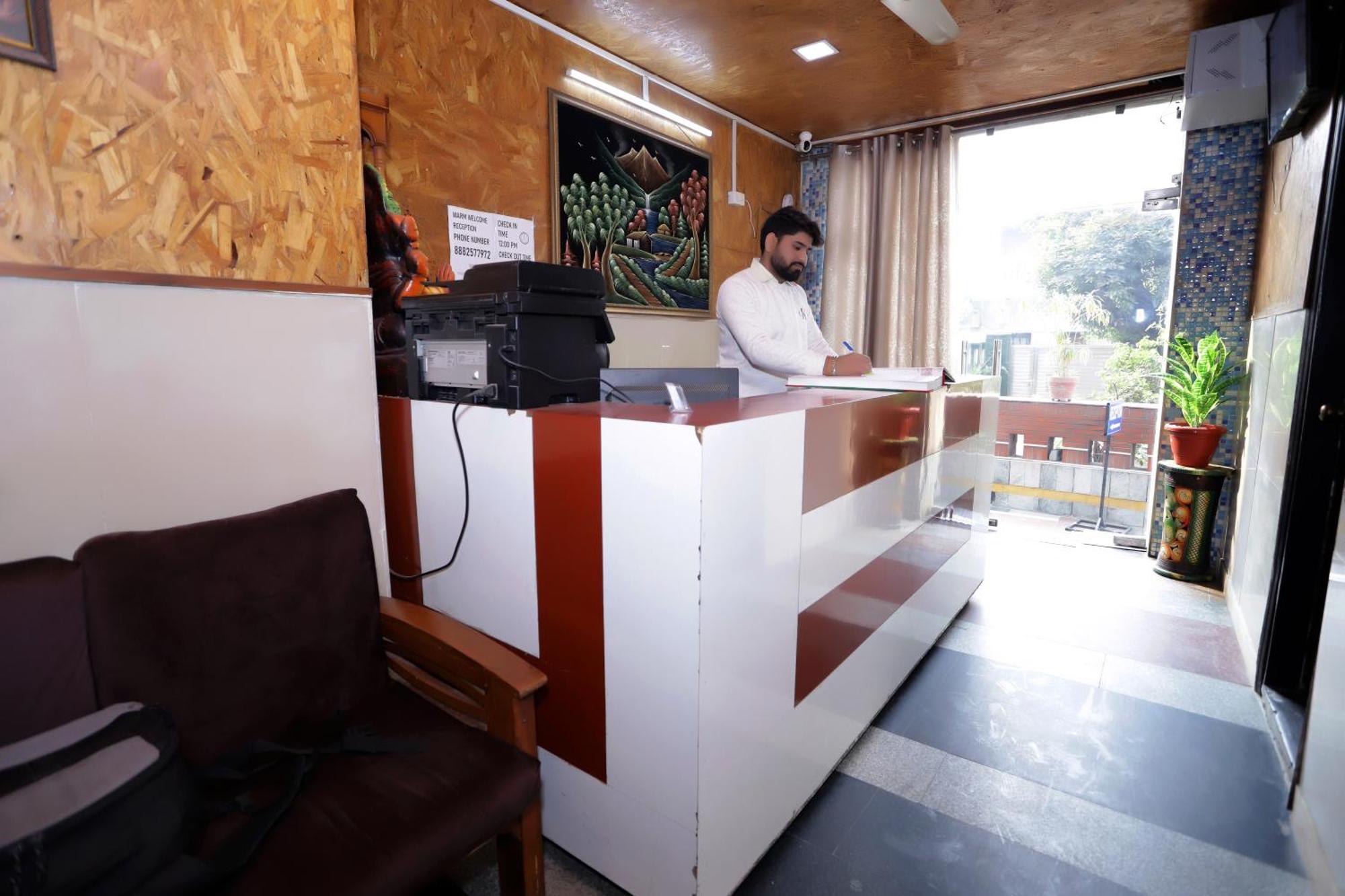 Hotel Warm Welcome - Noida Sector 51 Dış mekan fotoğraf