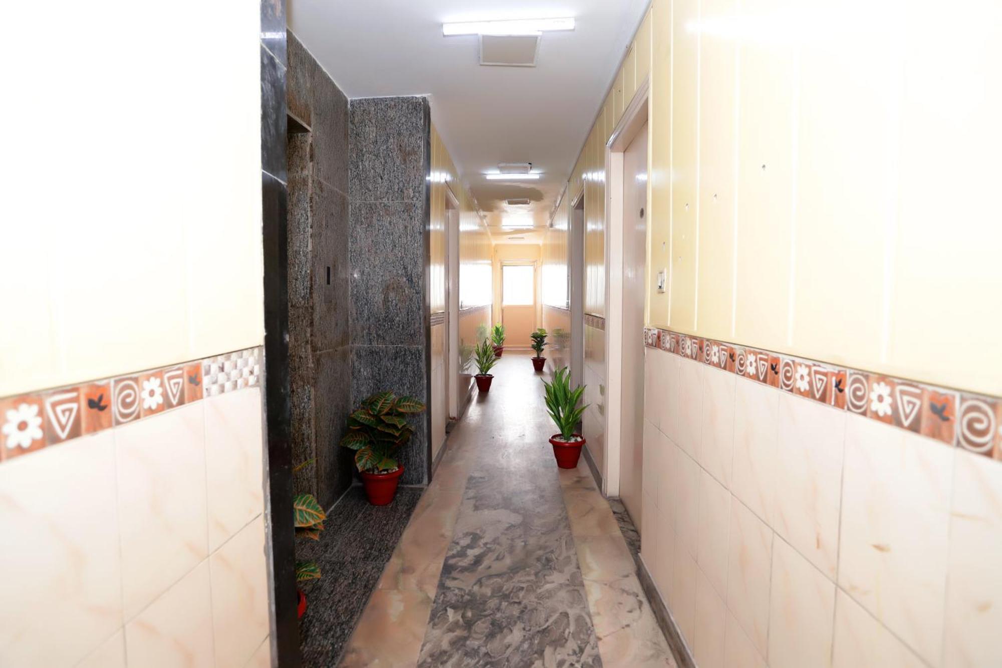 Hotel Warm Welcome - Noida Sector 51 Dış mekan fotoğraf